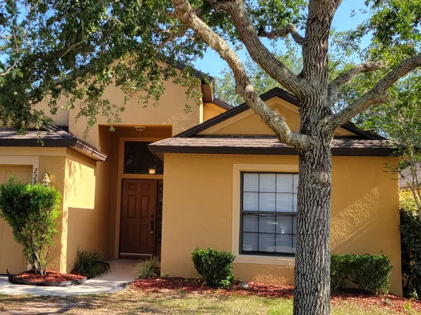 2287 Bracknell Forest Trl, Tavares, FL 32778