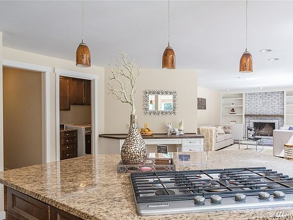 5th image of 2516 Medina Cir