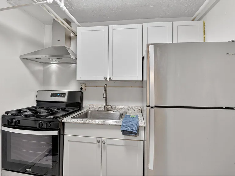 819 51st St SE #5 — Photo 9