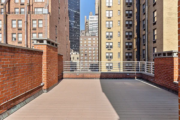 Sold by Compass | media 16