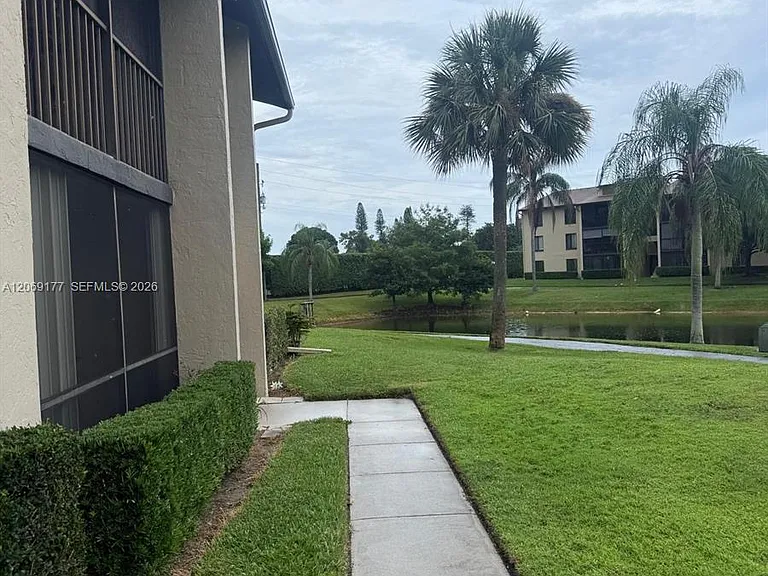 529 Shady Pine Way #B2 — Photo 10