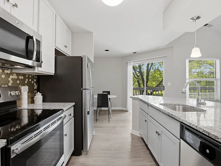 Forest Pointe Apartments — Photo 7