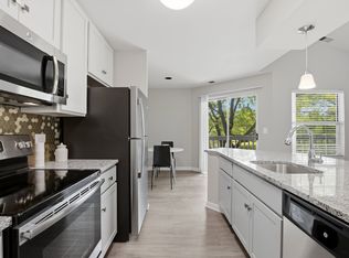Forest Pointe Apartments, Lake Bluff, IL 60044