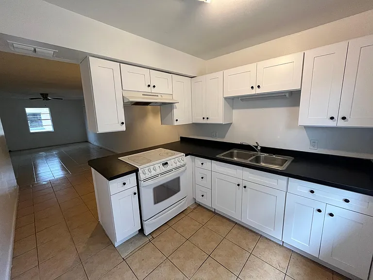 3020 Reiter Dr #C — Photo 1
