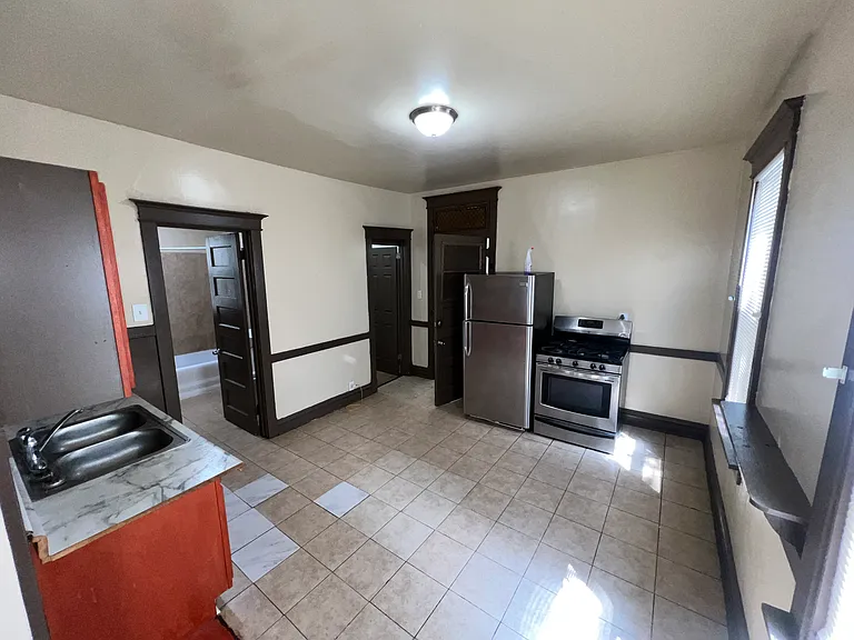 12015 S Stewart Ave — Photo 14