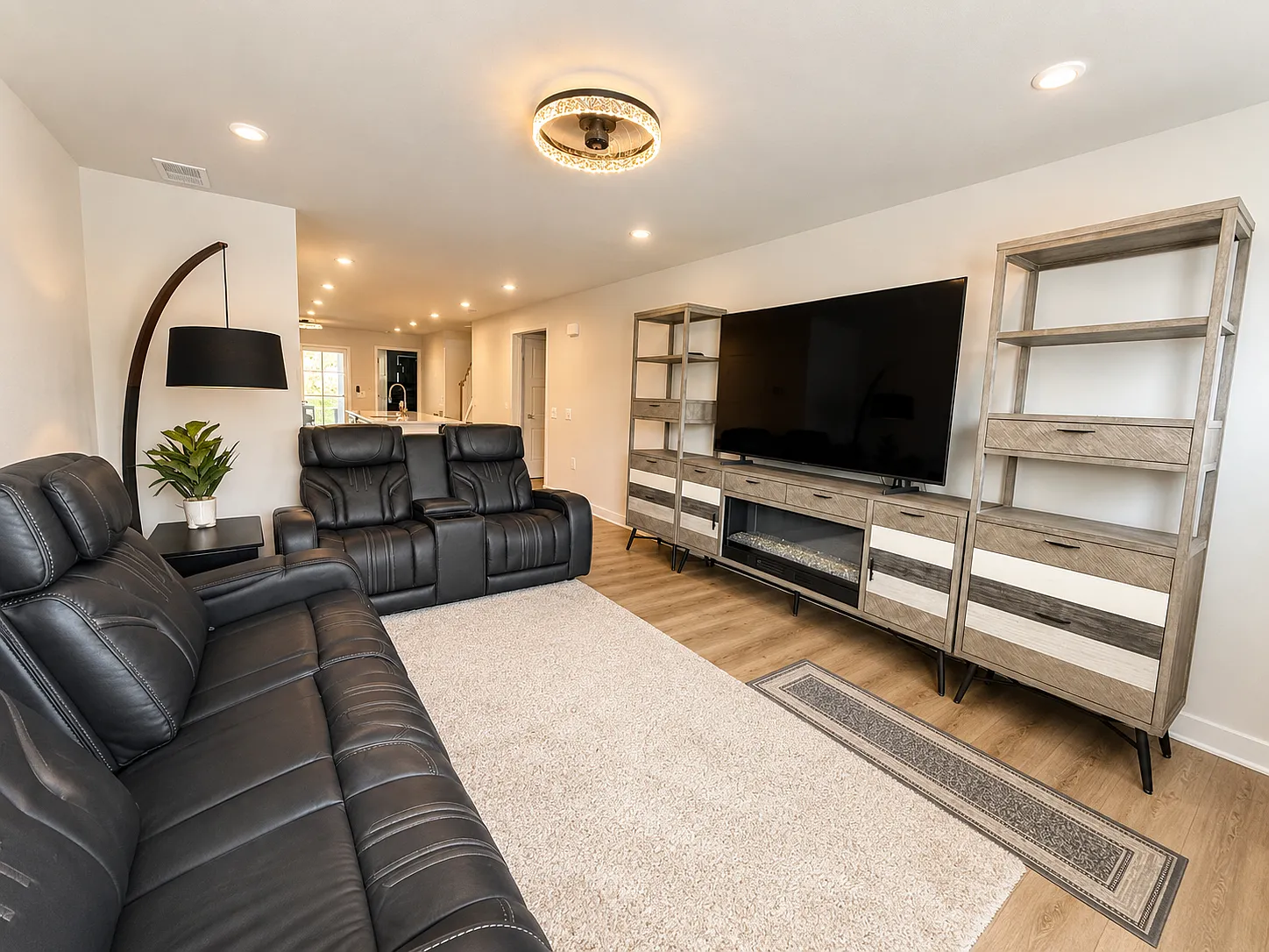 3 bed, 1674 sqft, $1,975 — Photo 3