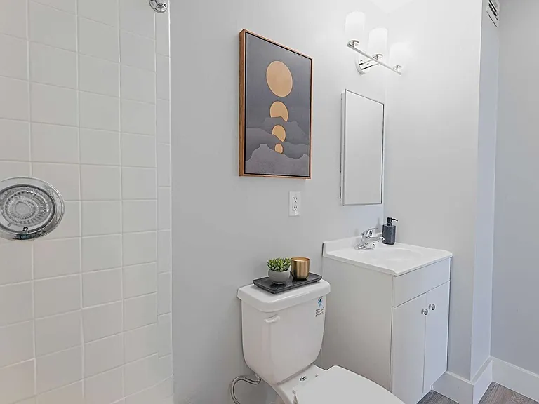 EMR Apartments — Photo 9