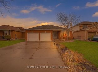 52 Foster Creek Dr, Clarington, ON L1B 1G4