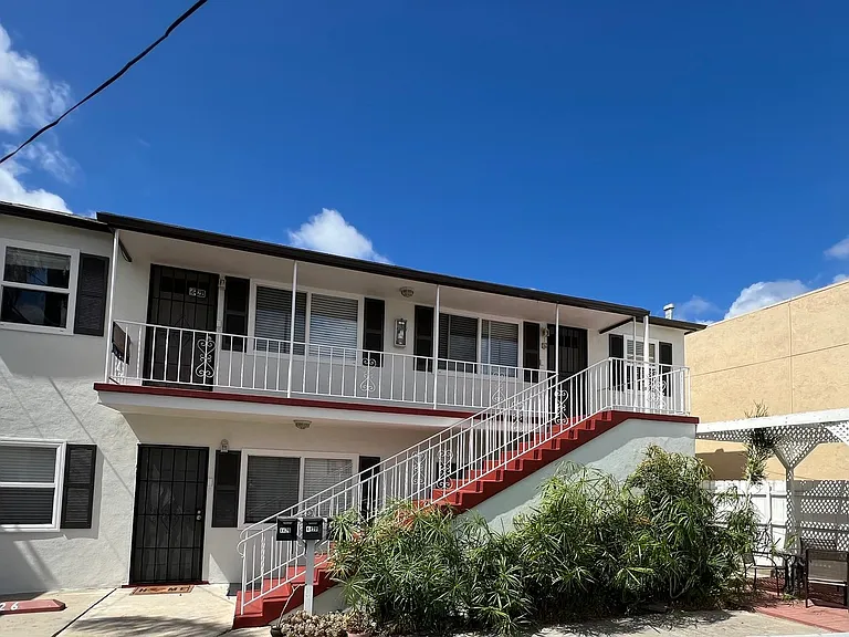 North Park 2 Bed 2 Bath Apartment! Includes 1 Car Garage + 1 Parking Space + Complimentary Washer... — Photo 18