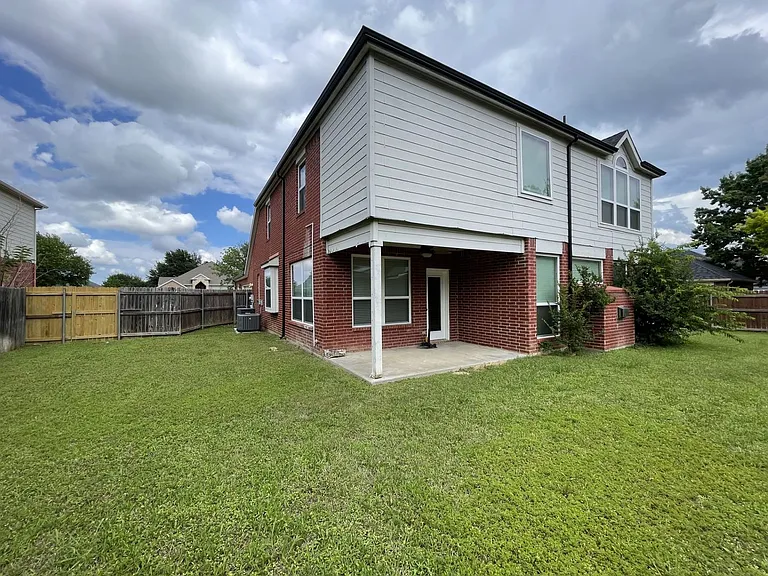 2911 Saint Jude Dr — Photo 22