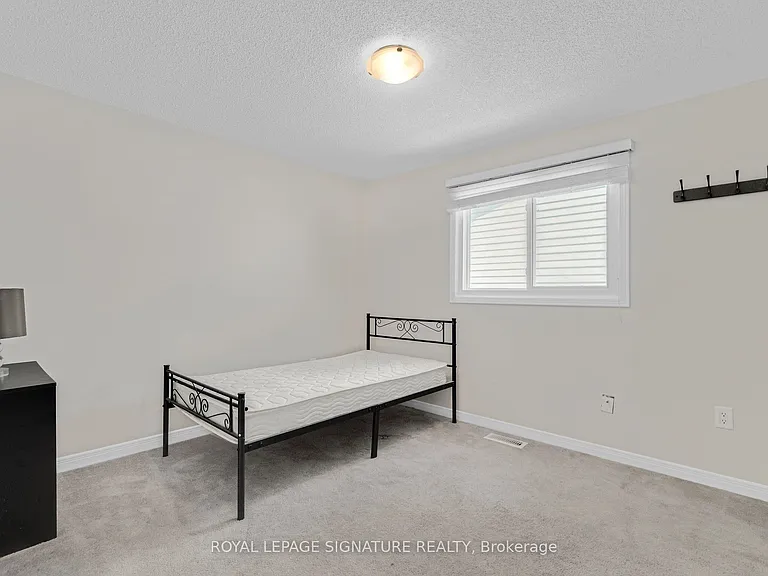 42 Baxter Cres — Photo 27