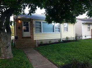 2022 N 3rd St, Saint Charles, MO 63301