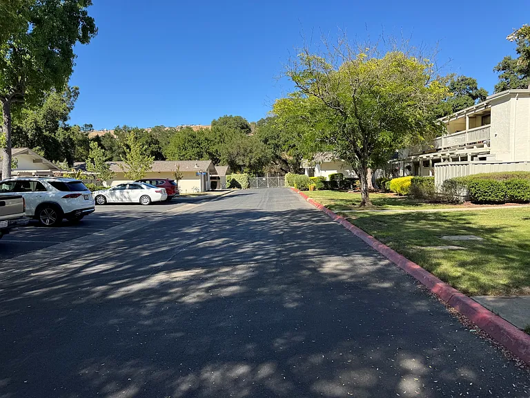 5208 Cribari Hls — Photo 27