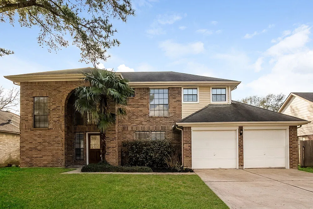 4 bed, 2.5 bath, 2271 sqft, $2,275 — Photo 1