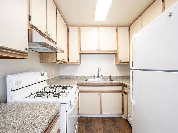 2nd image of 3611 S Centinela Ave #D7f8cf9b4