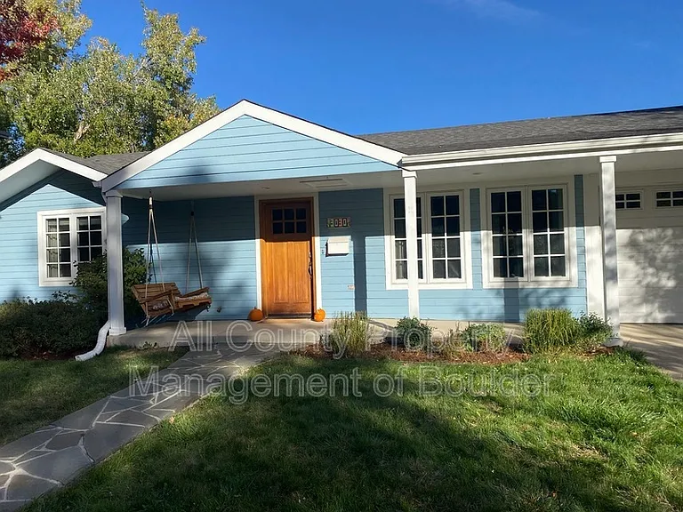 3030 17th St — Photo 3