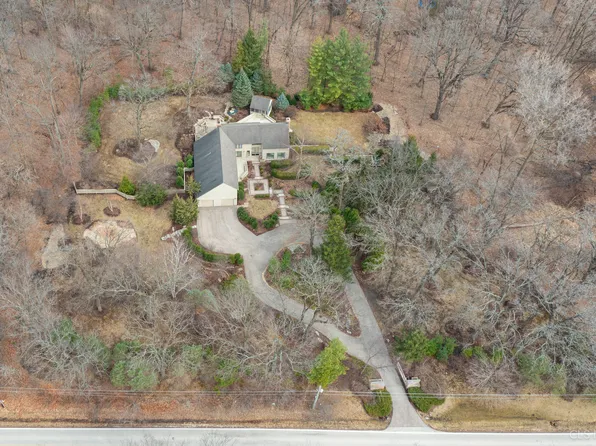 5N303 Crane Rd, St Charles, IL 60175