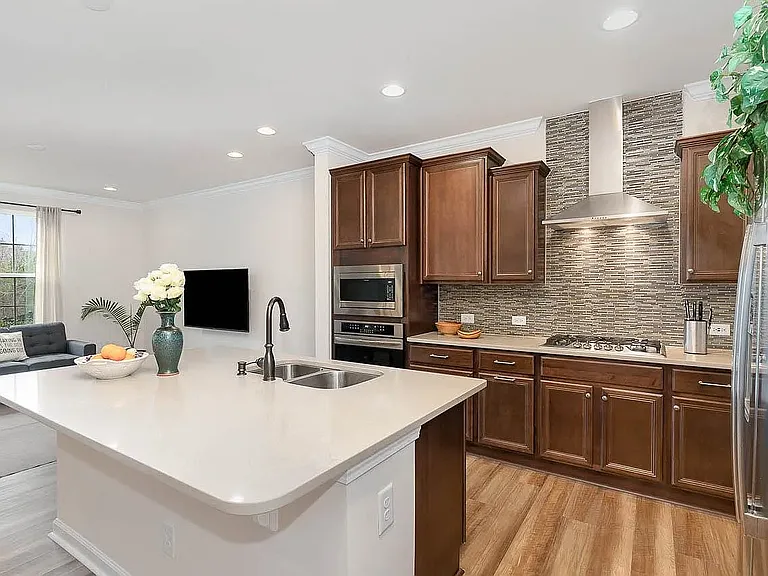 1332 Southpoint Trl — Photo 5