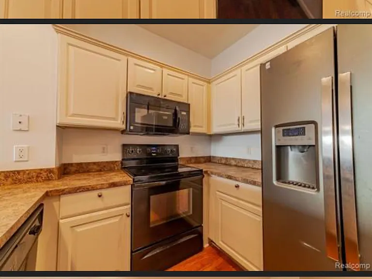 13239 Saint Ervin Ave #13239 — Photo 7