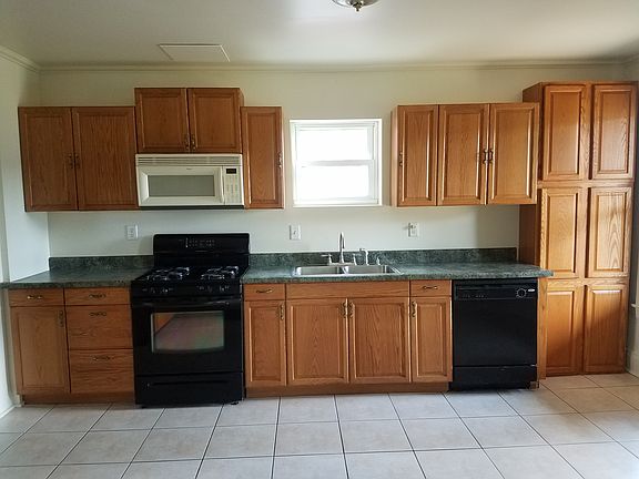2nd image of 449 Washington St