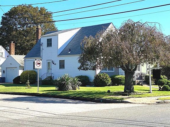 3rd image of 575 Grand Blvd