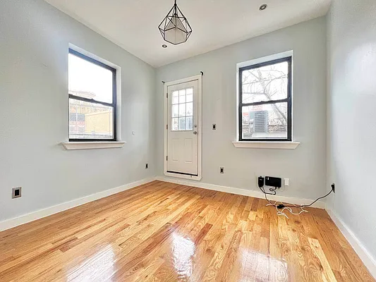 Living room, photo 2