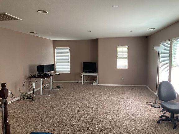 3rd image of 1668 Julia Way