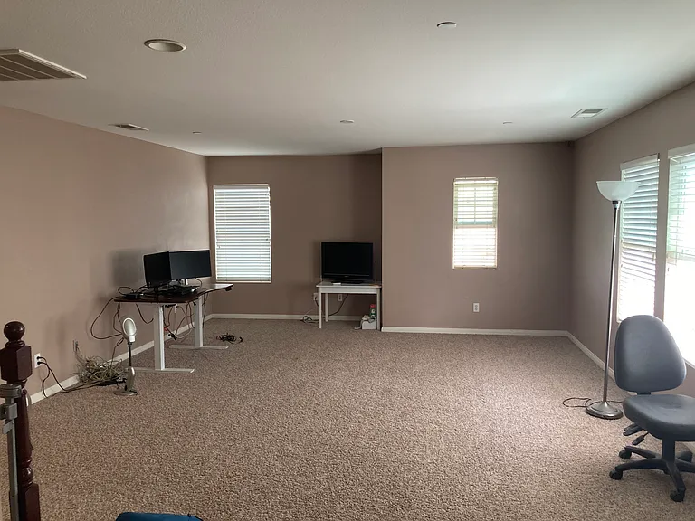 1668 Julia Way — Photo 3