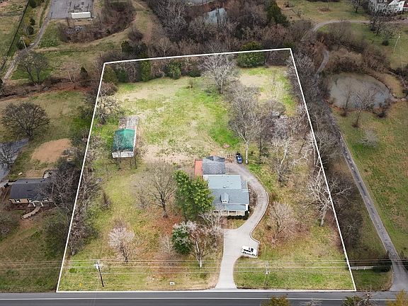 2nd image of 518 Franklin Rd