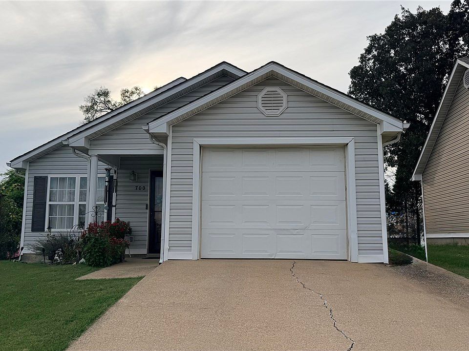 1st image of 700 Jennings Ct