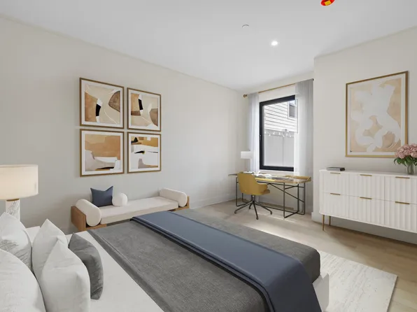 4525 Bergenwood Avenue image 5 of 74