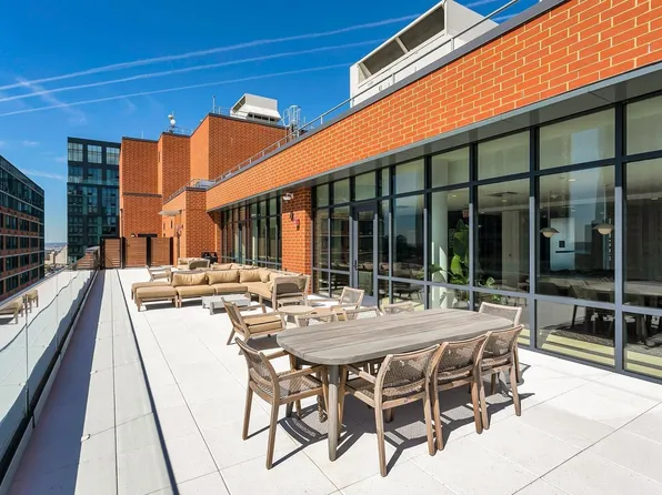 155 Bay Street image 33 of 44