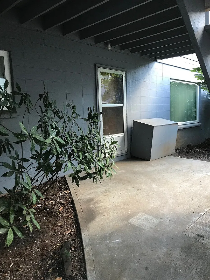 Dell Villa Manor — Photo 2