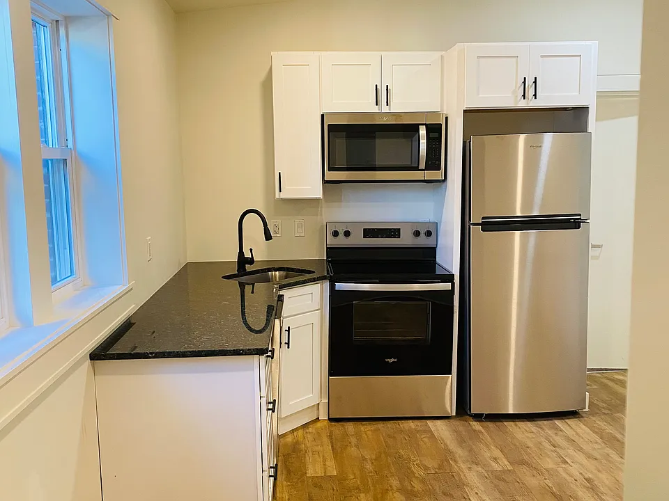 11 E Walnut St #2