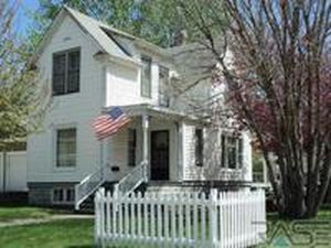 418 N Broadway St, Canton, SD, 57013