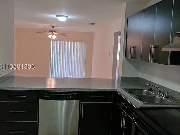 5CCC8E78-CC69-4DD5-A4F8-04B66D1E337F