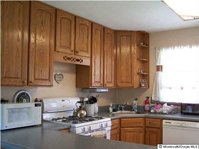 5th image of 21 Manor Pkwy