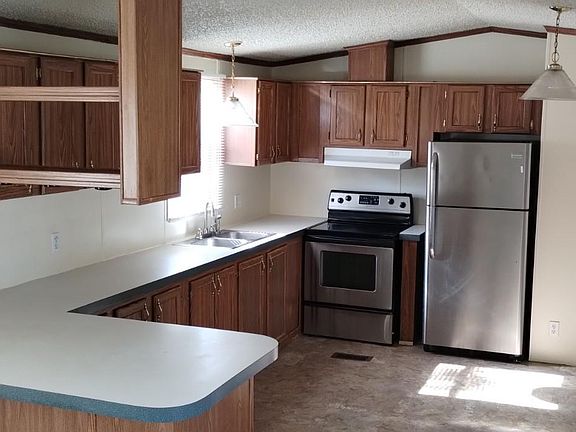 5th image of 133 SE Laurence Ct