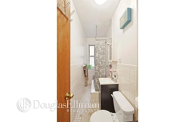 Rented by Douglas Elliman | media 38