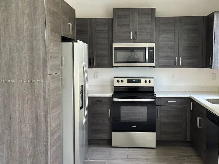1092 SE 23rd Ave #3 — Photo 7