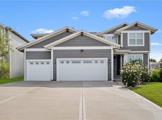 12585 S Sunray Dr, Olathe, KS 66061