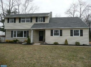 642 Serrill Dr, Hatboro, PA 19040