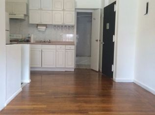 1921 23rd Rd, Astoria, NY 11105