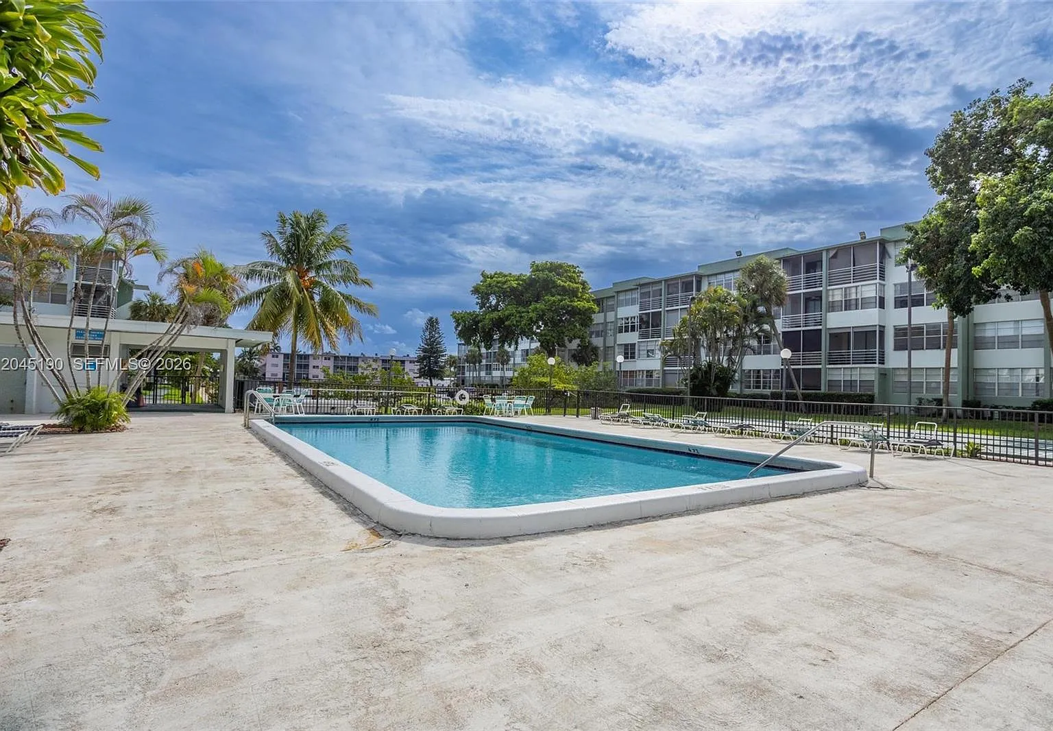 Watergate Condominium No 2 — Photo 4