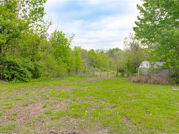 1204 E 223rd St, Cleveland, MO 64734