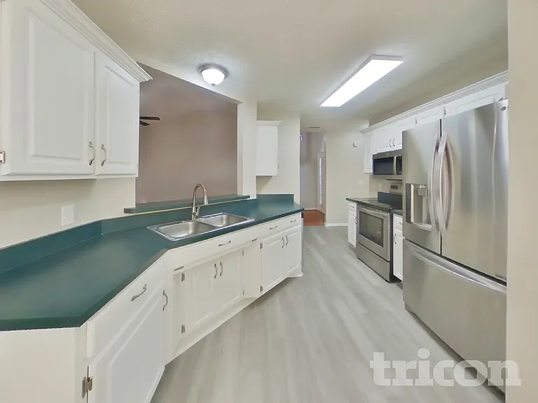 2103 Academy Way — Photo 4