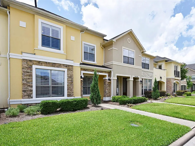 14435 Mayport Ln — Photo 2
