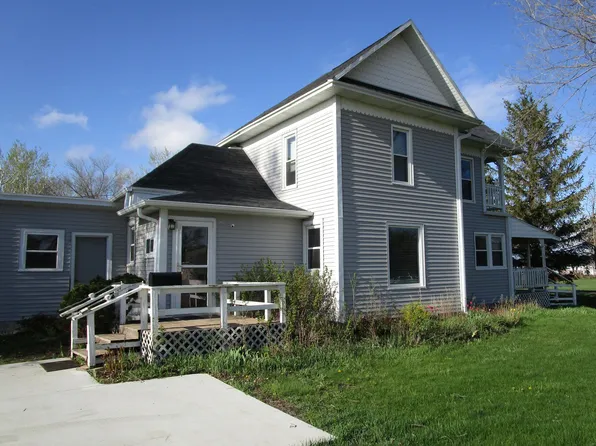 211 N Ottowa St, Iroquois, SD 57353