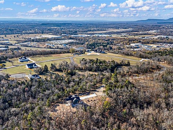 4th image of 450 Apple Ln #18