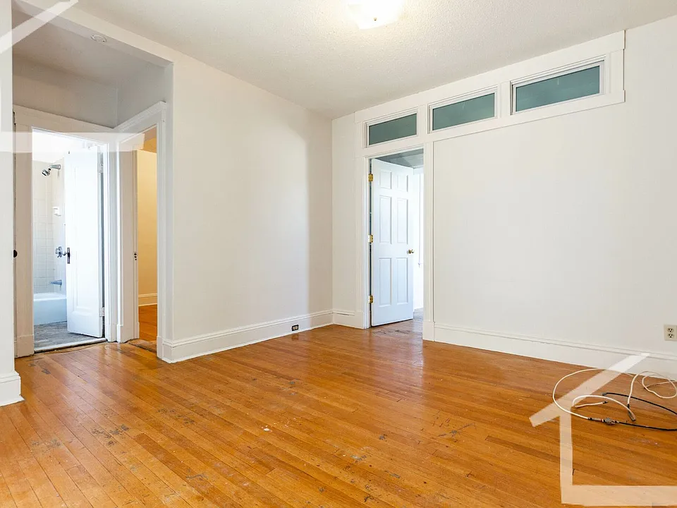 38 Chester St #10